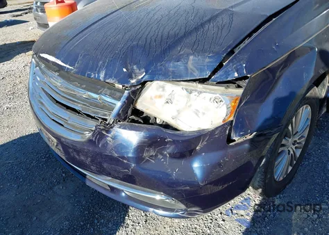 2014 Chrysler Town & Country Touring-L z USA, uszkodzony, nr VIN 2C4RC1CG8ER347120